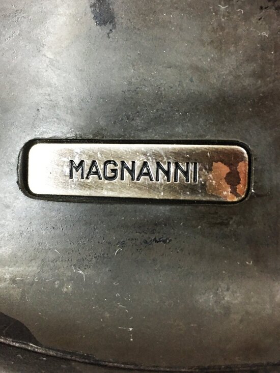 MAGNANNI \